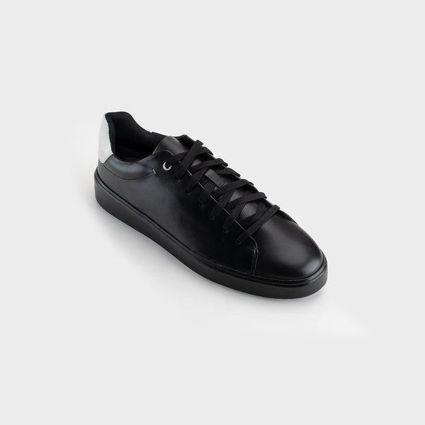 buy best sneakers online in Pakistan