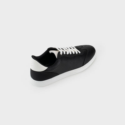 Wren Sneaker