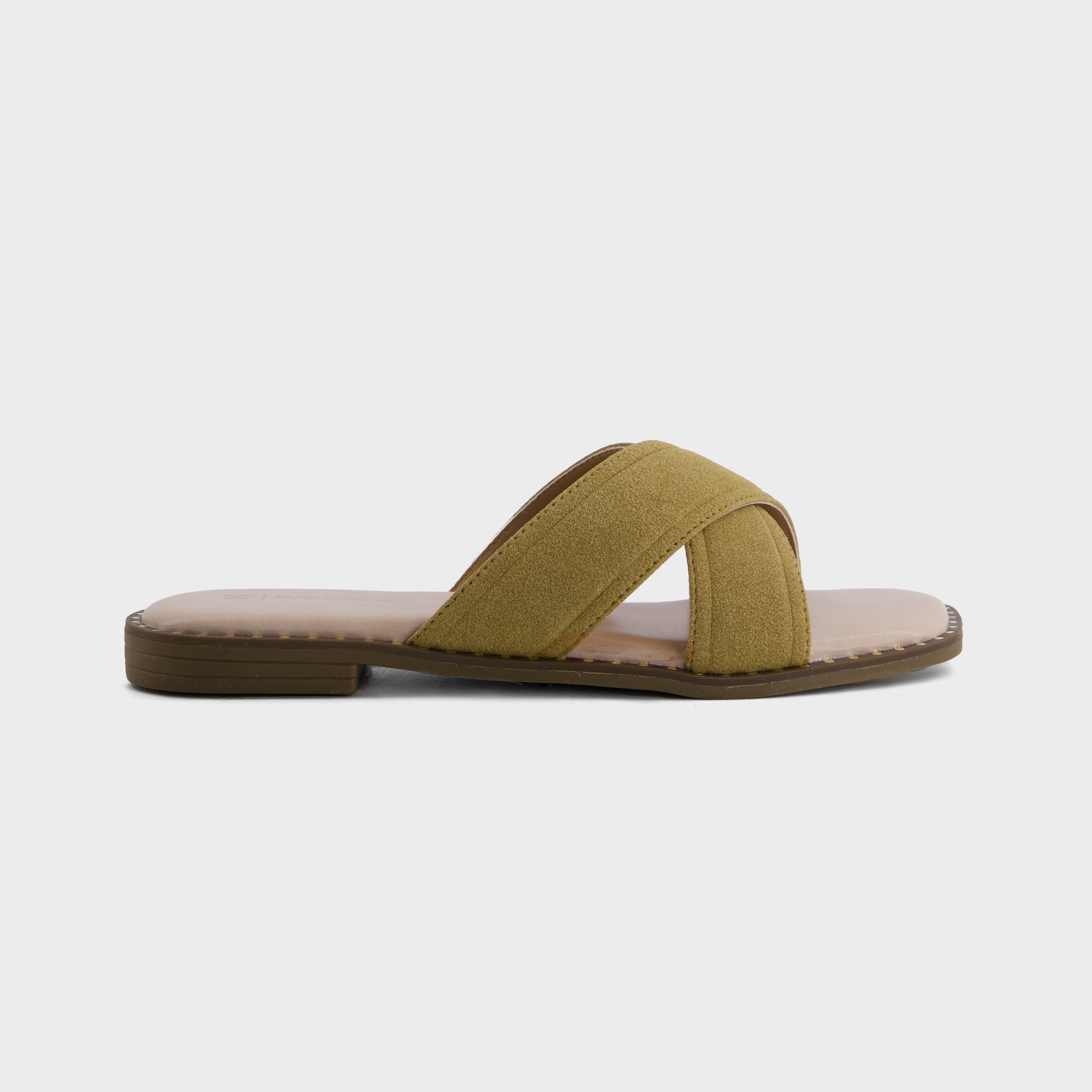 flat shoes for ladies in Pakistan