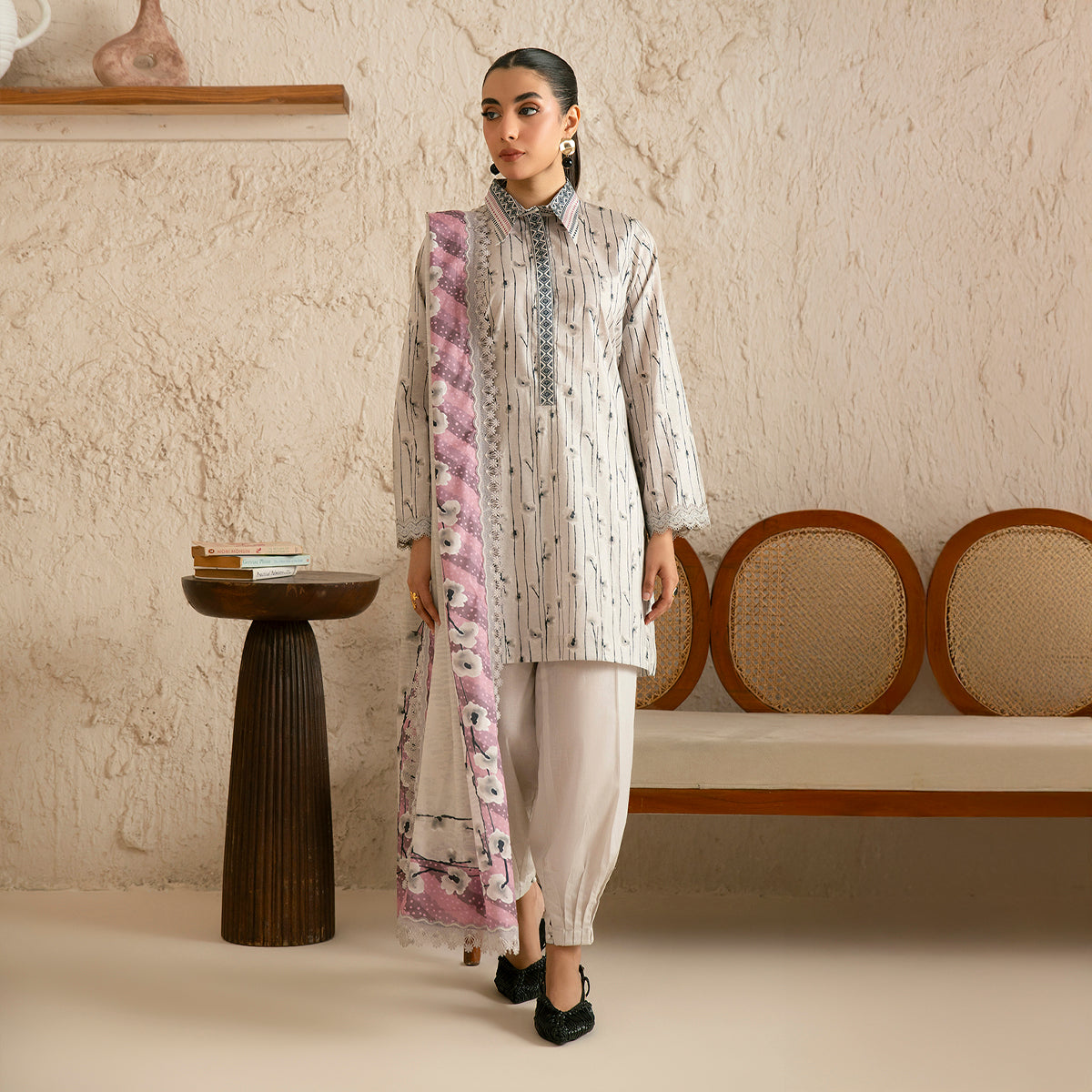 Lavender Hint 3PC Unstitched Suit