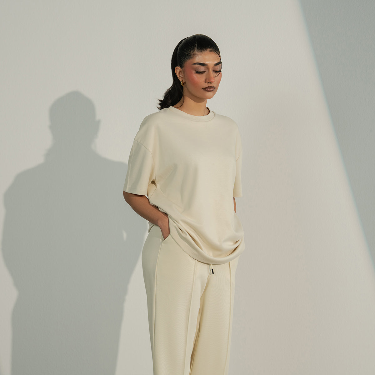 shop best oversized t-shirts for ladies in paksitan