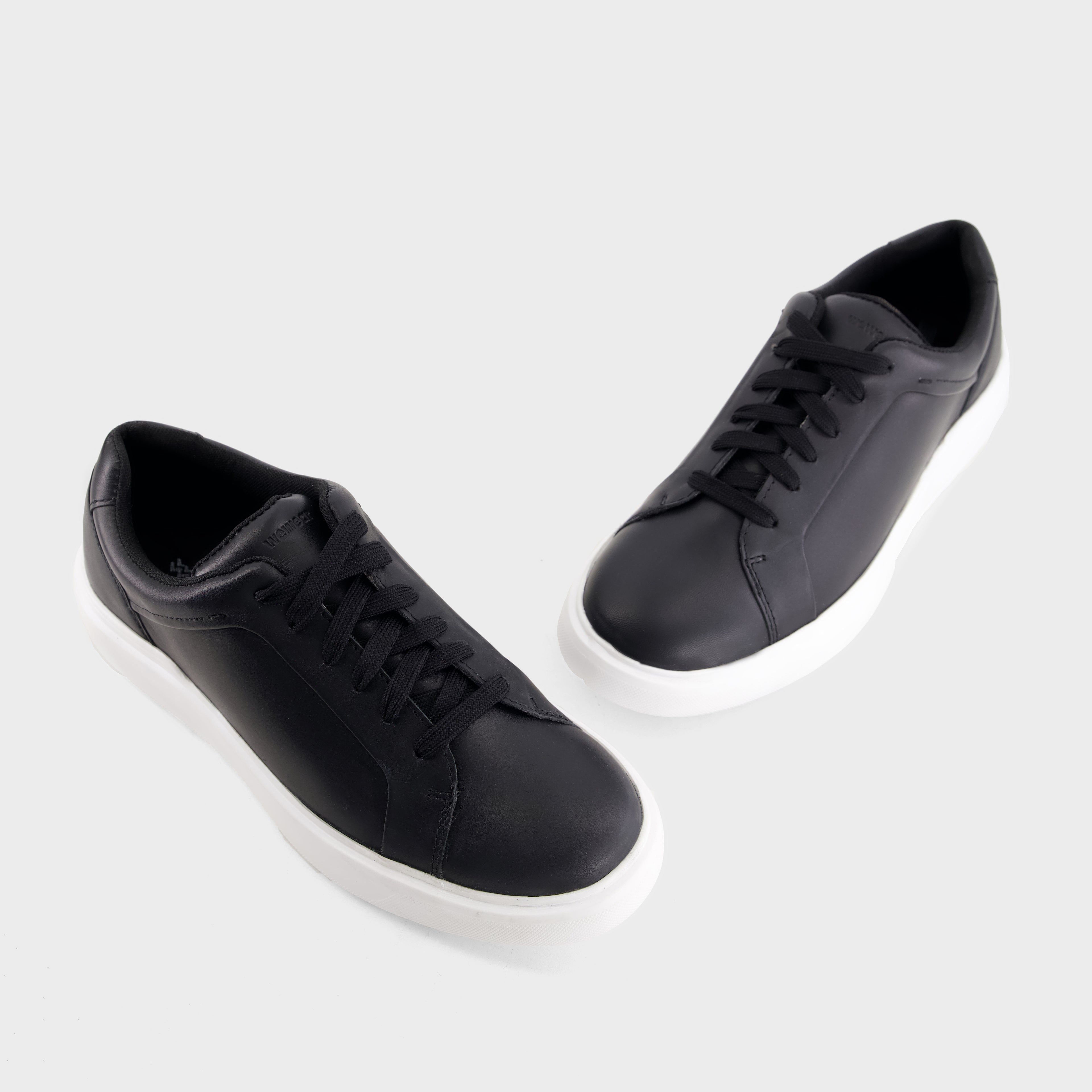 shop online casual sneakers for men in Pakistan